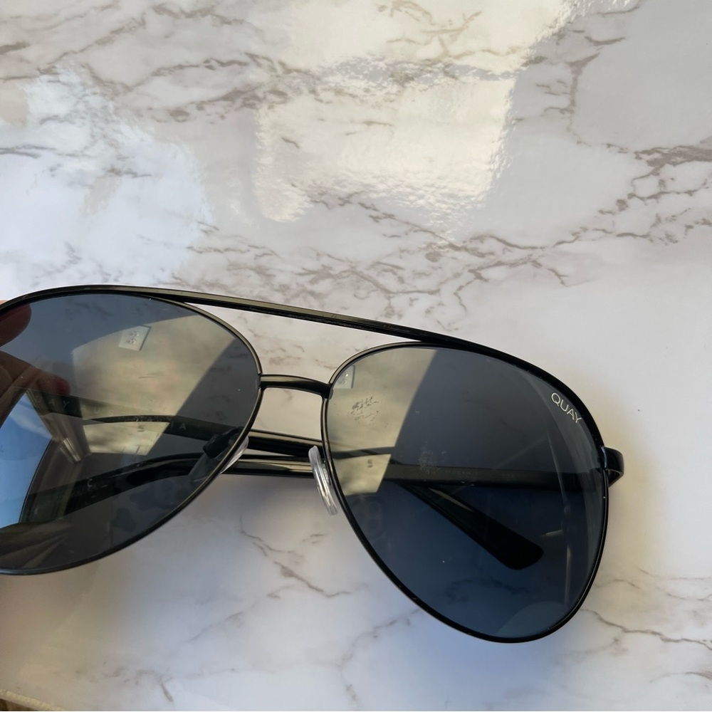 Quay Australia Vivienne Sunglasses Sunnies Black Oversized - Picture 5 of 9